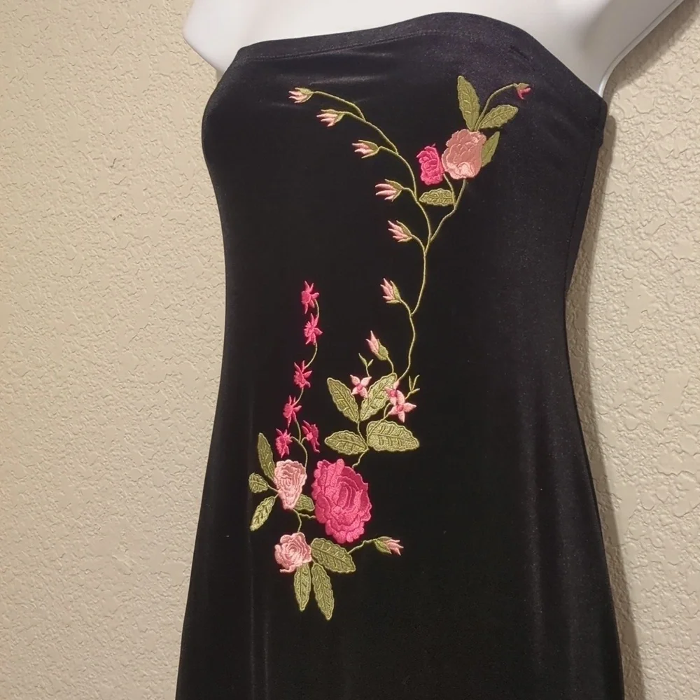 City Triangles vintage black velvet floral embroidered strapless maxi dress - Picture 2 of 11